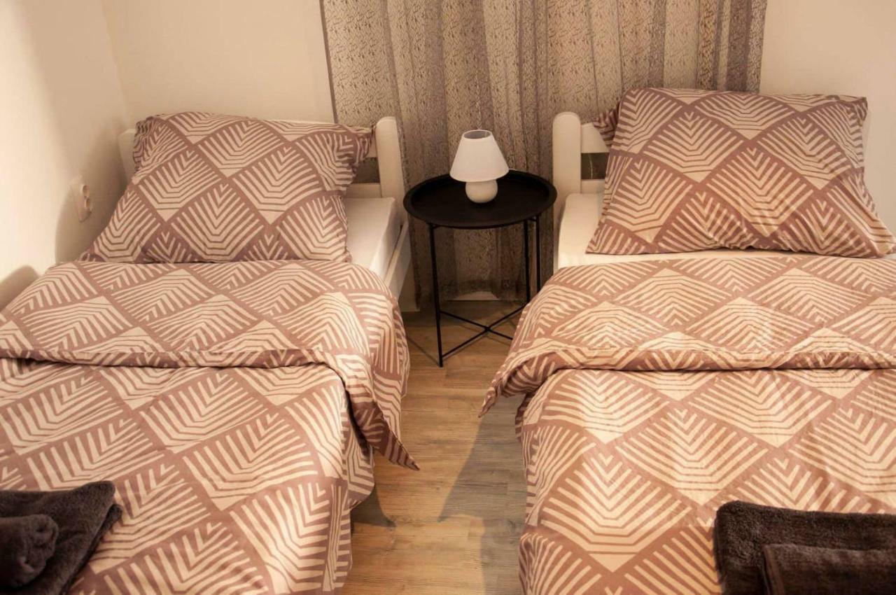 מוסטר Apartments Ada מראה חיצוני תמונה